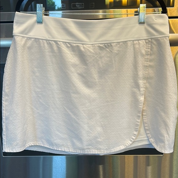 NWOT Callaway White Performance‎ Skorts with Wide Waistband - Picture 1 of 5